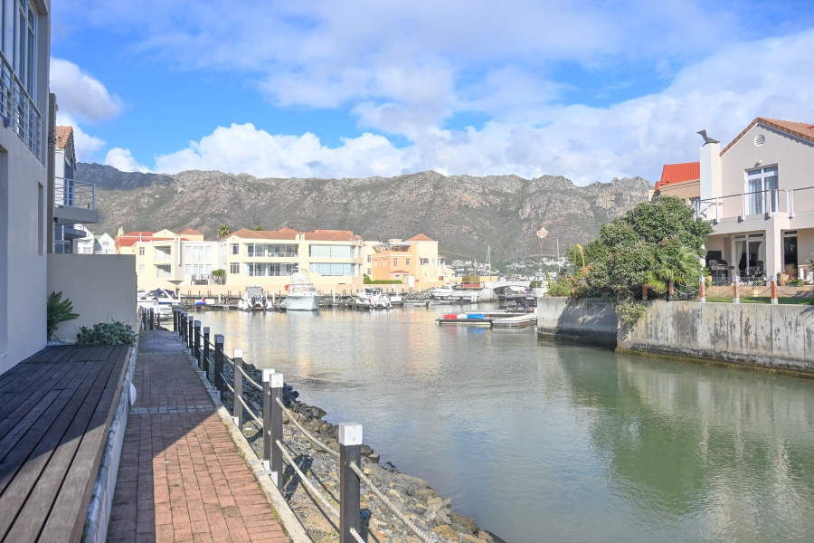 3 Bedroom Property for Sale in Harbour Island Western Cape